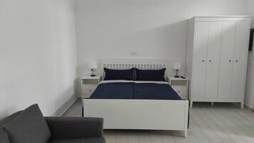1 bedroom, WiFi, bed sheets