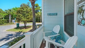 Huis, meerdere bedden, patio, uitzicht op tuin (Little Bird's Nest) | Uitzicht vanaf balkon