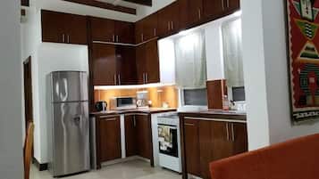 Fridge, stovetop