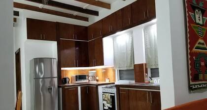 Apartment with King bed in the center, sugar city!