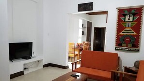 Smart TV - Apartment with King bed in the center, sugar city! (Orange Walk)