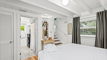 Maison, 1 grand lit et 1 canapé-lit, patio, vue sur le jardin (Margarita Days) | 1 chambre, décor unique, ameublement unique, literie fournie