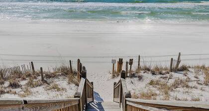 Located in Seaside - Sleeps 4