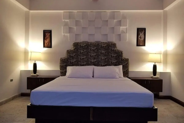 1 soverom, strykejern/-brett, wi-fi og sengetøy