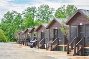 Cabin, 1 Queen Bed with Sofa bed | Blackout drapes, iron/ironing board, free WiFi - Tryon Resort (Rutherfordton)