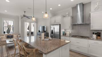 Casa, varias camas, patio (Our Happy Place) | Cocina privada