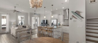 Modern Comfort + Resort Style Pool: Perfect Prominence Location for 10