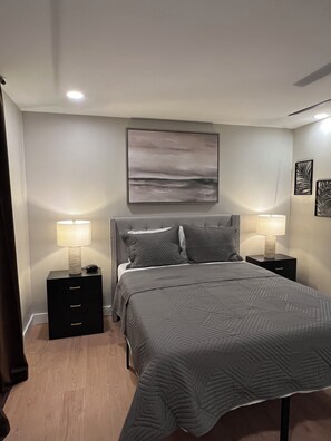 1 chambre, coffres-forts dans les chambres, fer et planche à repasser