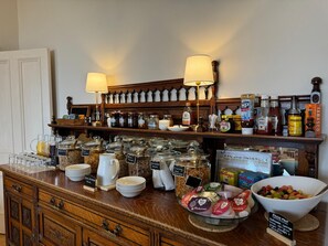 Daily cooked-to-order breakfast for a fee - Beinn Bhracaigh (Pitlochry)