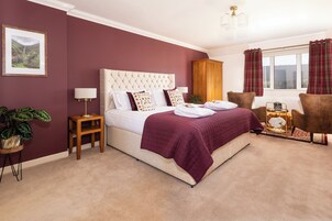 Suite junior, vistas al valle | Ropa de cama hipoalergénica y escritorio