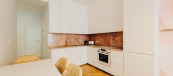 Beautiful New 8-Persons Apartment - Family and Pet-Friendly 