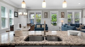 Huis, Meerdere bedden, terras, uitzicht op tuin (Sweet Home 30A) | Interieur