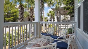 Property grounds - Modern Prominence Home ~ Game Room, 4 Bikes, Sleeps 13, Pet Friendly! (Santa Rosa Beach)
