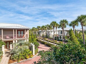 Exterior - Mon Petit Chateau - Gulf Side - Sleeps 8 (Panama City Beach)