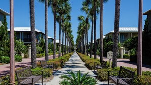 Property grounds - Mon Petit Chateau - Gulf Side - Sleeps 8 (Panama City Beach)