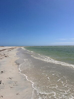 Sillas reclinables de playa, toallas de playa