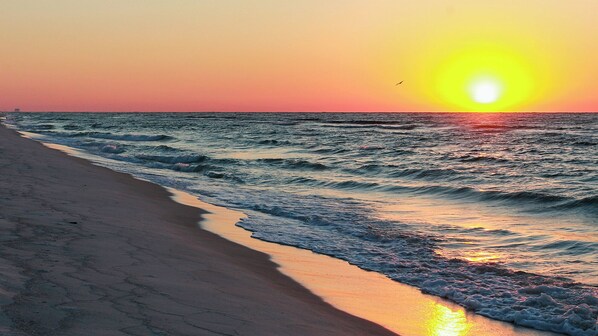 Beach nearby - New Heated Saltwater Pool! Beach Nearby. Seagrove Retreat (Santa Rosa Beach)