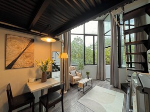 Sengetøy av topp kvalitet, lydisolert og strykejern/-brett