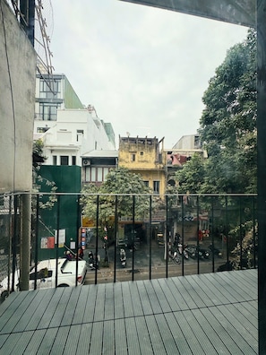 Premium bedding, soundproofing, iron/ironing board, free WiFi - The Little Hanoi (Hanoi)