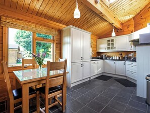 Lave-vaisselle, chaise haute