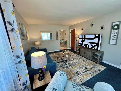 Cincy Furnished Stays Joyful King 1 Bed Apartment