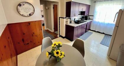 CincyShortStays Just Peachy King Apartment 4