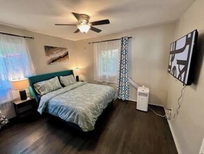 2 bedrooms, desk, iron/ironing board, free WiFi