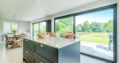 4 bedroom accommodation in Myton On Swale, near York