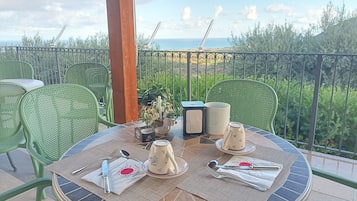 Daily buffet breakfast (EUR 10 per person)