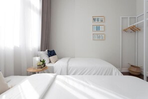 5 Schlafzimmer, Zimmersafe, Bügeleisen/Bügelbrett, Reisekinderbett