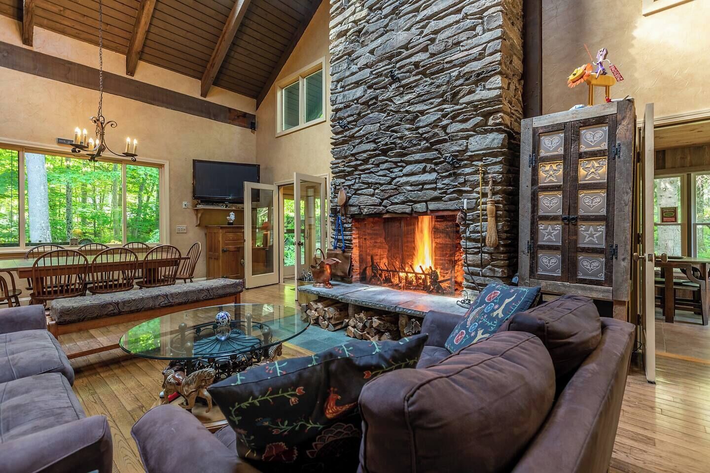 This chalet is a 5 bedroom(s), 3.5 bathrooms, located in Stratton Mountain, VT.