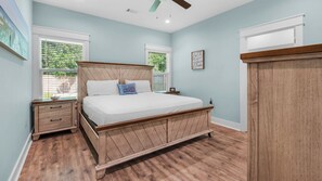 House, Multiple Beds, Patio, Garden View (Boat & Beach) | 3 bedrooms, individually decorated, individually furnished, bed sheets - Pet Friendly + Great Location for Boating and The Beach! (Santa Rosa Beach)