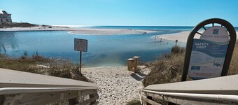 Pet Friendly Beach Home; 2 Minutes to Beach & Eastern Lake