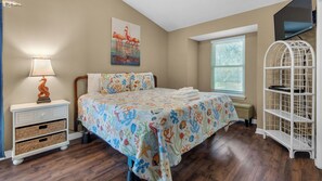 House, Multiple Beds, Patio, Garden View (Reel Relaxing) - Pet Friendly on Canal in Old Seagrove - Next to Seaside & 3 Blocks to Beach! (Santa Rosa Beach)