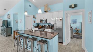 House, Multiple Beds, Patio, Garden View (Sandy Teauxs) | Private kitchen | Dining tables