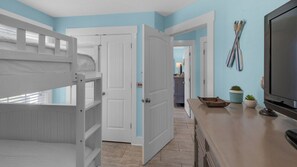 House, Multiple Beds, Patio, Garden View (Sandy Teauxs) | 3 bedrooms, individually decorated, individually furnished, bed sheets - Pet Friendly! In Panama City Beach; Minutes to Beach & Pier Park (Panama City Beach)