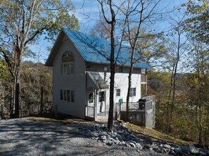 Exterior - 2 Bedroom Condo, 0.5 miles from Jamestown Marina Boat ramp! (Jamestown)