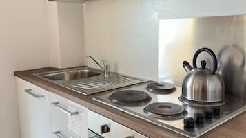 Réfrigérateur, four, plaque de cuisson, lave-vaisselle