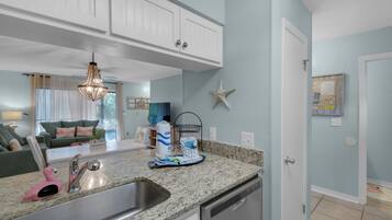 Townhome, Multiple Beds, Patio, Garden View (Cassine Gardens 219) | Private kitchen