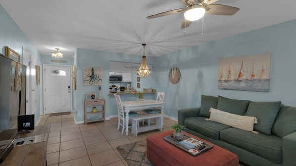 Maison en rangée, Plusieurs lits, patio, vue sur le jardin (Cassine Gardens 219) | Aire de séjour