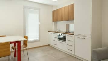 Réfrigérateur, four, plaque de cuisson, lave-vaisselle