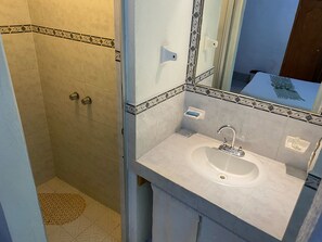 Bathroom - Hotel Jardín de Cervantes (Guanajuato)