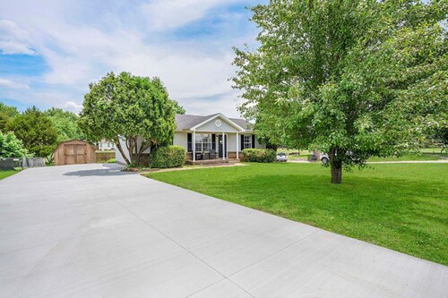 Charming House Close to Fort Campbell and Casino