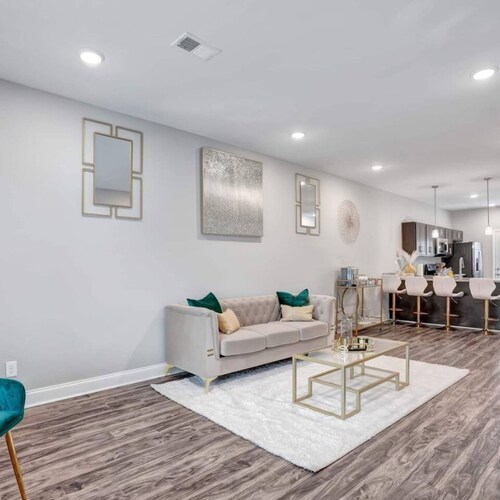 A Taste of Luxe Upscale Condo Near Nashville and Ft Campbell