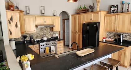 Enjoy the peaceful atmosphere of Lolo! No cleaning fee!