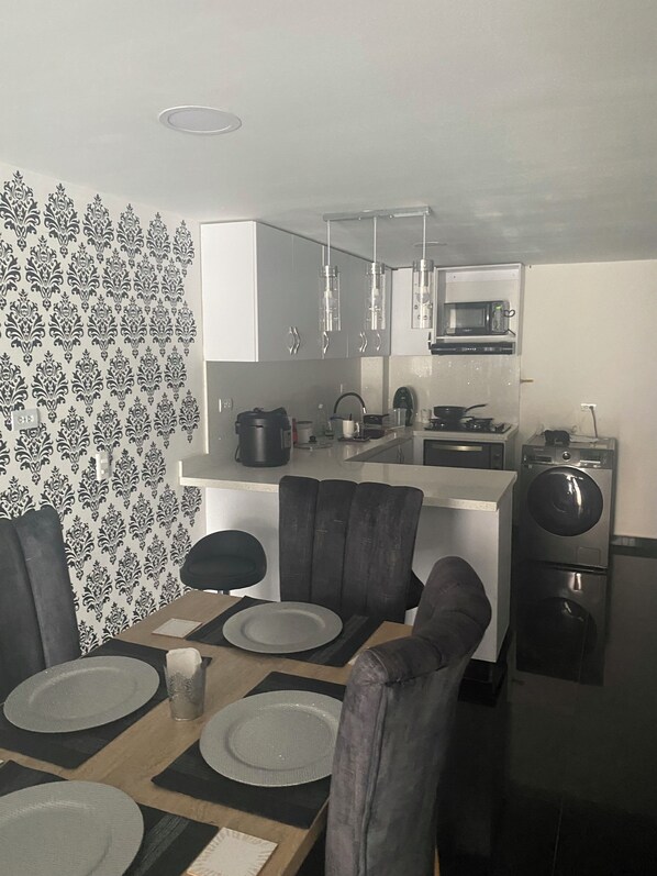 Microwave, oven - Apartamento de Lujo (Bello)