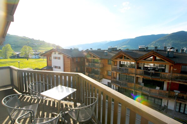 Outdoor dining - Apartment Peter-Adler Resort (Kaprun)