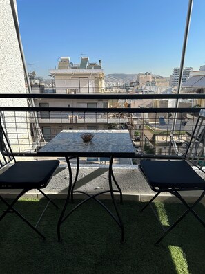 Outdoor dining - Seaside Apartment in Greece.(Port) (Piraeus)