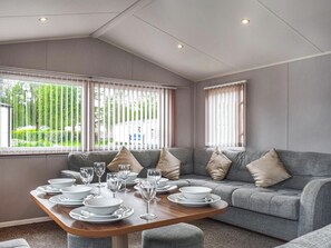 Interior - 3 bedroom accommodation in Blackpool (Blackpool)