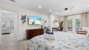 4 bedrooms, desk, iron/ironing board, travel crib
